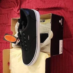 Men's size 11 Black Lugz
